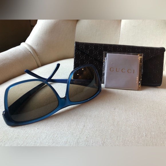 💙Gucci Sunglasses💙 - Picture 6 of 6